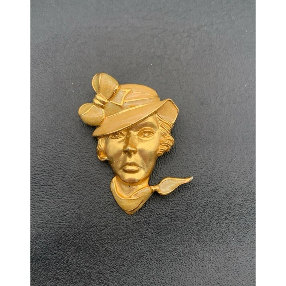 Vintage Gold Tone & Gold Enamel 1950's Style Art Deco Woman With Hat Brooch